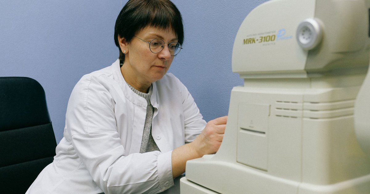 Arrendamiento de equipo médico por especialidad: cardiología, oftalmología, ginecología y laboratorio